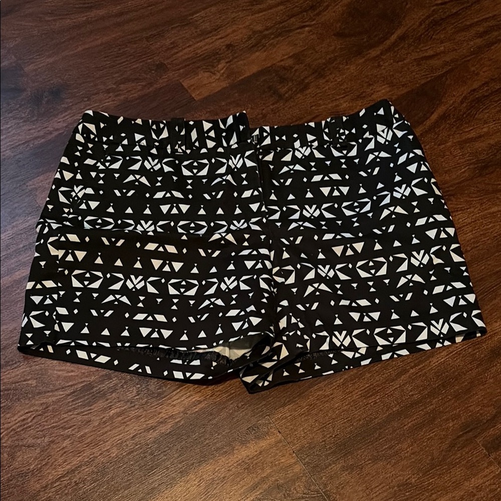 Worthington Black and White High Waist Shorts